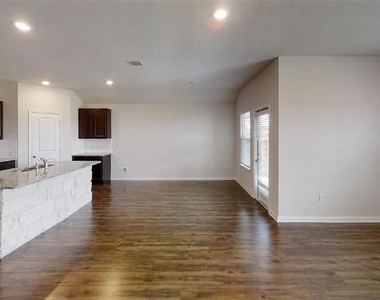 359 Pronghorn Pl - Photo Thumbnail 5