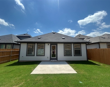 176 Hornet St - Photo Thumbnail 20