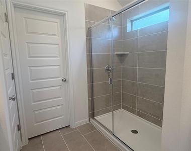 176 Hornet St - Photo Thumbnail 10