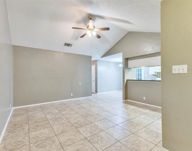 10801 Lanshire Dr - Photo Thumbnail 2