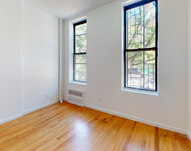 East 76th Street - Photo Thumbnail 2