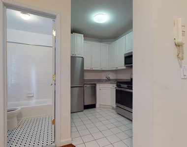 East 80th Street - Photo Thumbnail 1