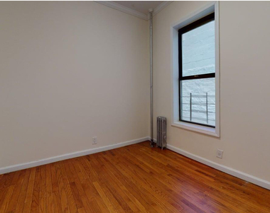 East 80th Street - Photo Thumbnail 6