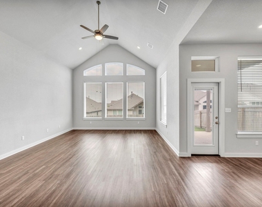 121 High Plains Dr - Photo Thumbnail 8