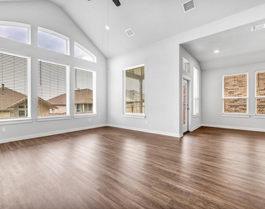 121 High Plains Dr - Photo Thumbnail 12