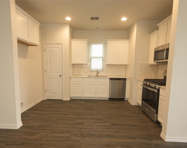 352 Witchhazel Way - Photo Thumbnail 9