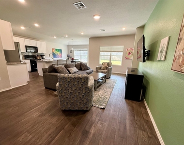 6013 Brocade Dr - Photo Thumbnail 2