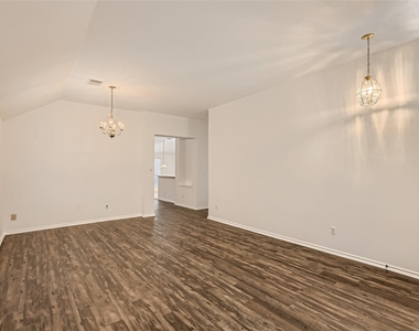 3948 Artesia Bnd - Photo Thumbnail 3