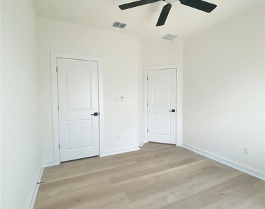 700 Horseshoe Dr - Photo Thumbnail 12