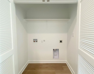700 Horseshoe Dr - Photo Thumbnail 5