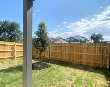 700 Horseshoe Dr - Photo Thumbnail 13