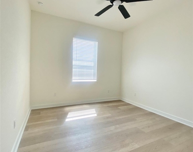 700 Horseshoe Dr - Photo Thumbnail 10