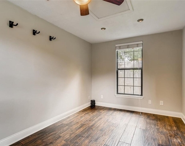 1703 Cannonwood Ln - Photo Thumbnail 9