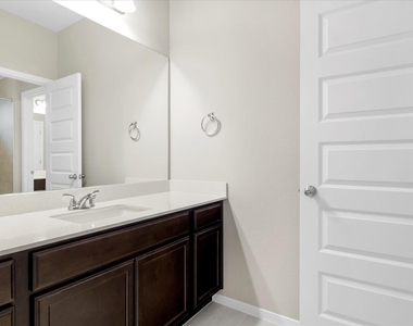 135 Lyndon Dr - Photo Thumbnail 15
