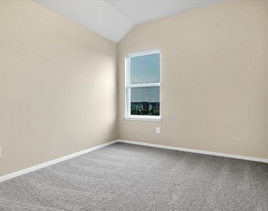 135 Lyndon Dr - Photo Thumbnail 13
