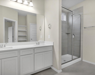 135 Lyndon Dr - Photo Thumbnail 17