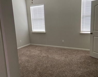 509 Congress Way - Photo Thumbnail 19