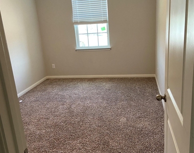 509 Congress Way - Photo Thumbnail 29