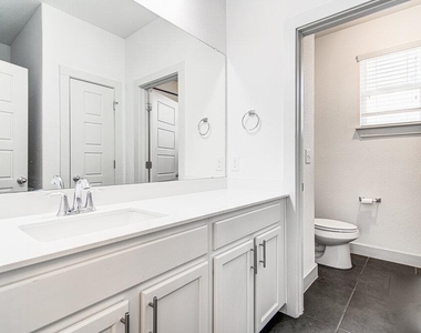 2117 Maxwell Ln - Photo Thumbnail 21