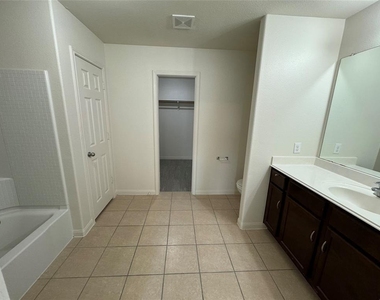 19400 Tayshas St - Photo Thumbnail 5