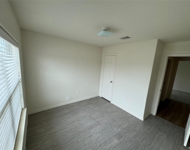 19400 Tayshas St - Photo Thumbnail 8