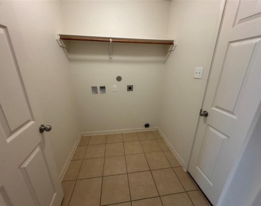 19400 Tayshas St - Photo Thumbnail 11