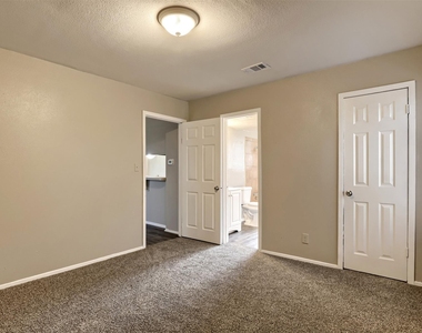 1302 Radcliff Dr - Photo Thumbnail 6