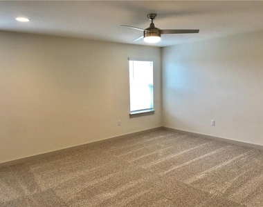 10408 Fulton Ave - Photo Thumbnail 12