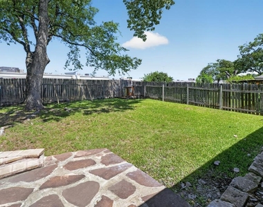 8602 Colonial Dr - Photo Thumbnail 24