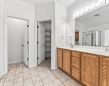 135 Lear Ave - Photo Thumbnail 18