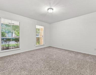 135 Lear Ave - Photo Thumbnail 24