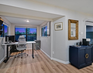 1006 Hollybluff St - Photo Thumbnail 12