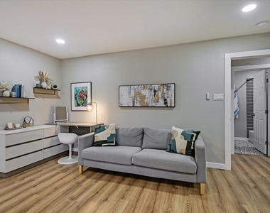 1006 Hollybluff St - Photo Thumbnail 15