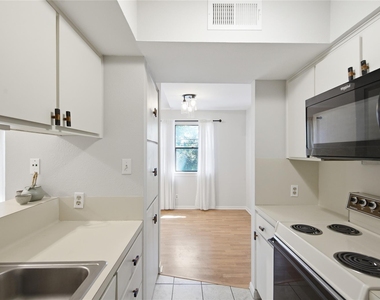 9226 Jollyville Rd - Photo Thumbnail 10