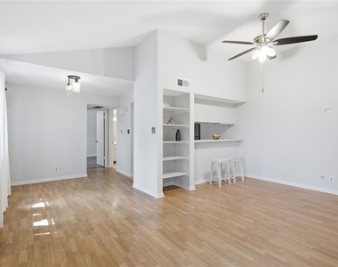 9226 Jollyville Rd - Photo Thumbnail 2