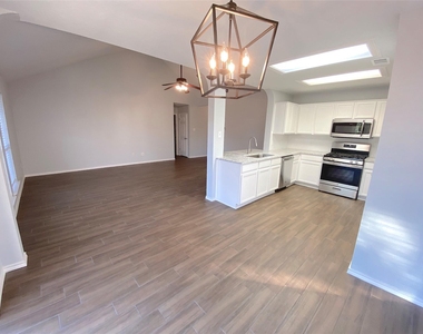 3015 Hill St - Photo Thumbnail 9