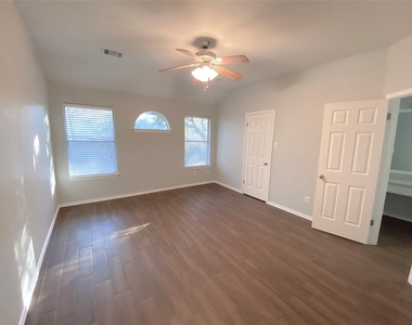 3015 Hill St - Photo Thumbnail 12