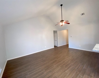3015 Hill St - Photo Thumbnail 7