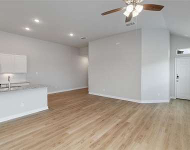 775 Staglin St - Photo Thumbnail 2