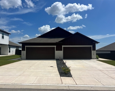 775 Staglin St - Photo Thumbnail 1