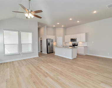 775 Staglin St - Photo Thumbnail 3