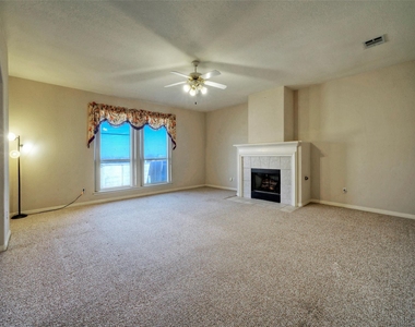 601 Indian Run Dr - Photo Thumbnail 12