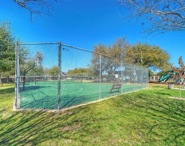 601 Indian Run Dr - Photo Thumbnail 37