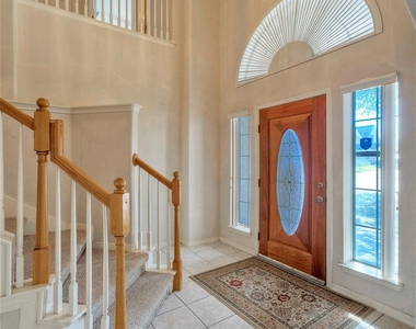 601 Indian Run Dr - Photo Thumbnail 5