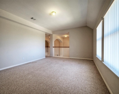 601 Indian Run Dr - Photo Thumbnail 31