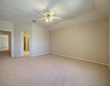 601 Indian Run Dr - Photo Thumbnail 23