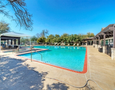 601 Indian Run Dr - Photo Thumbnail 30