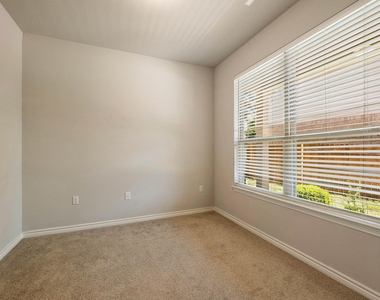9010 Gage Dr - Photo Thumbnail 4