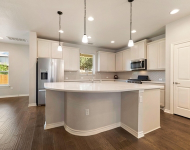 9010 Gage Dr - Photo Thumbnail 8