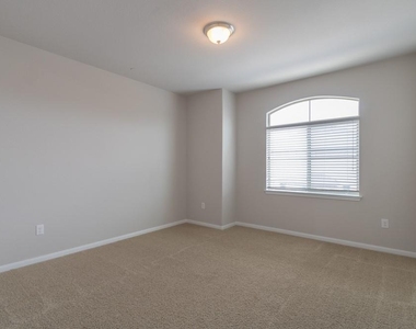 2880 Donnell Dr - Photo Thumbnail 21
